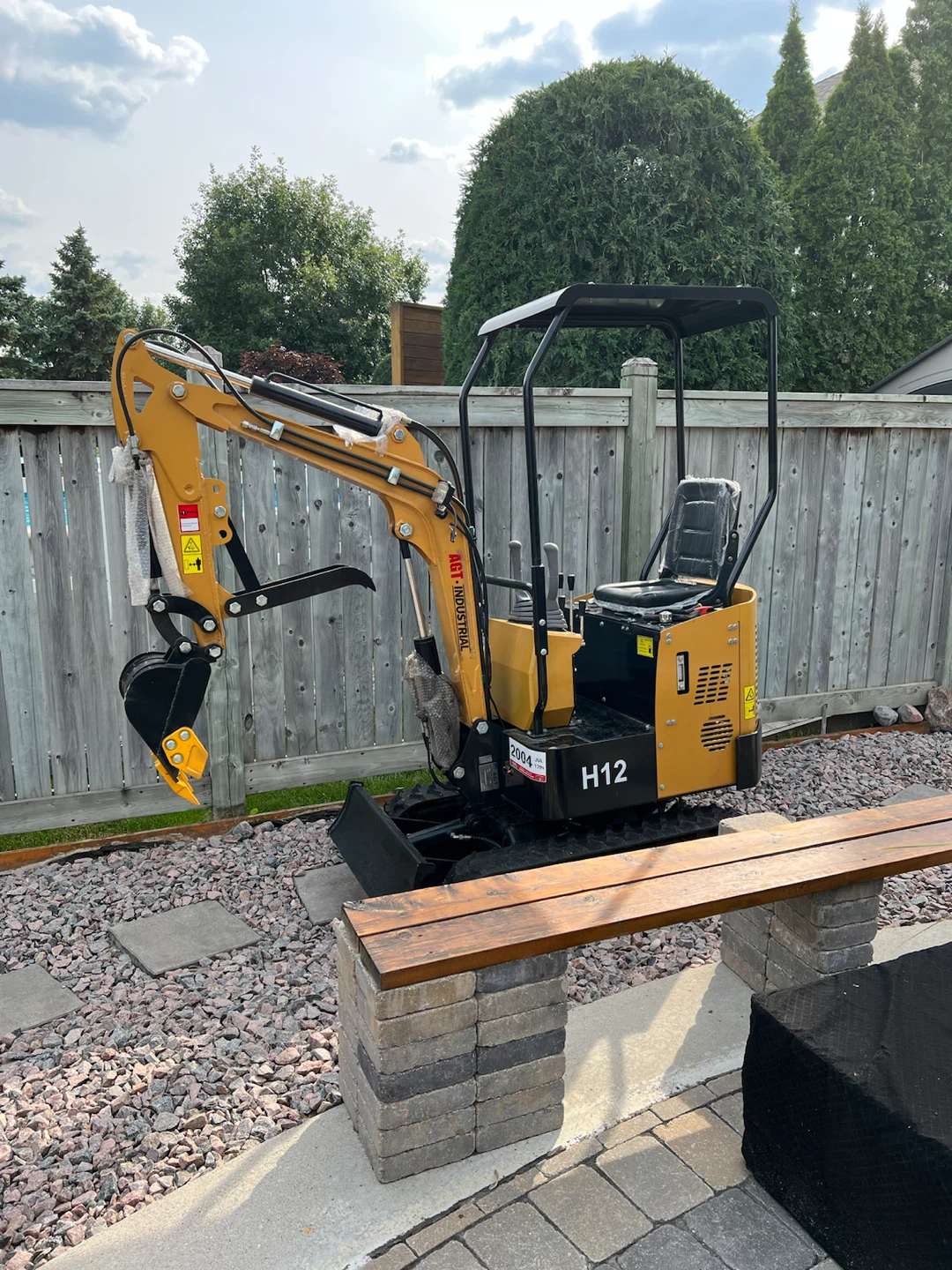 H12 Excavator - photo 2
