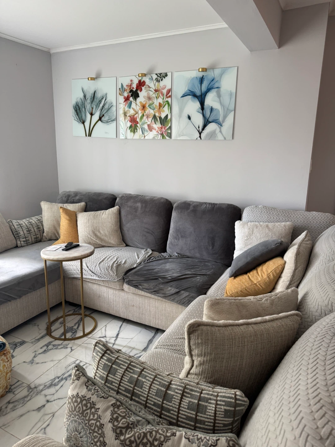 Large Sectional Sofa with Multiple Cushions - photo 2