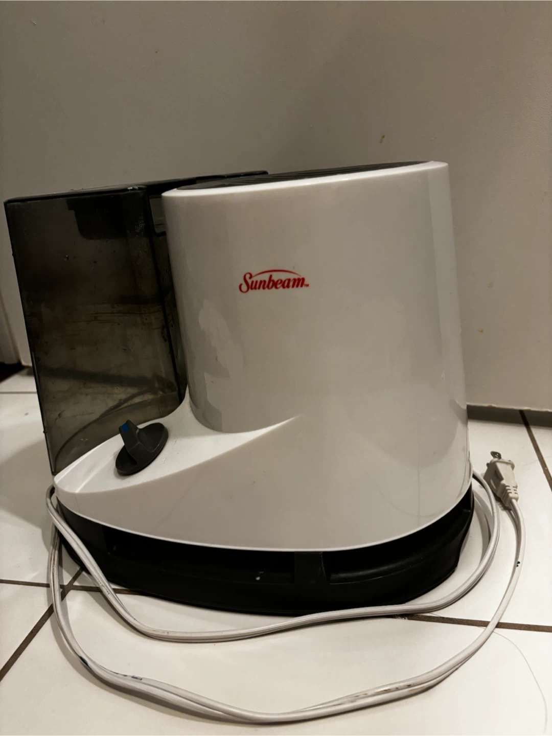 Sunbeam Humidifier with 5 Replacement Filters