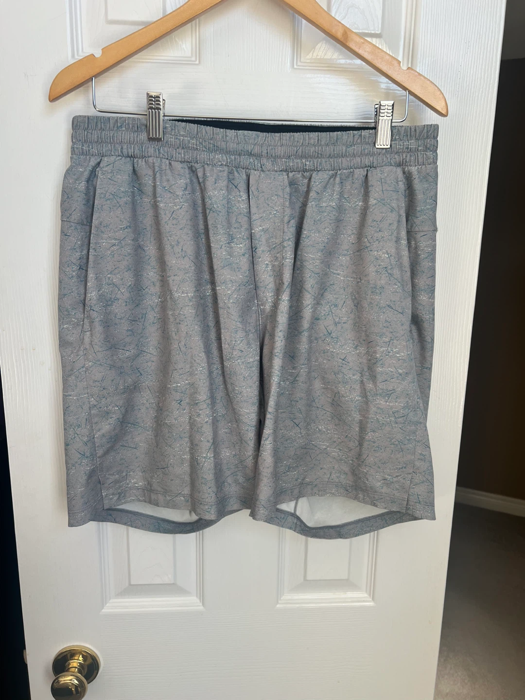 Mens Lululemon Shorts Size L
