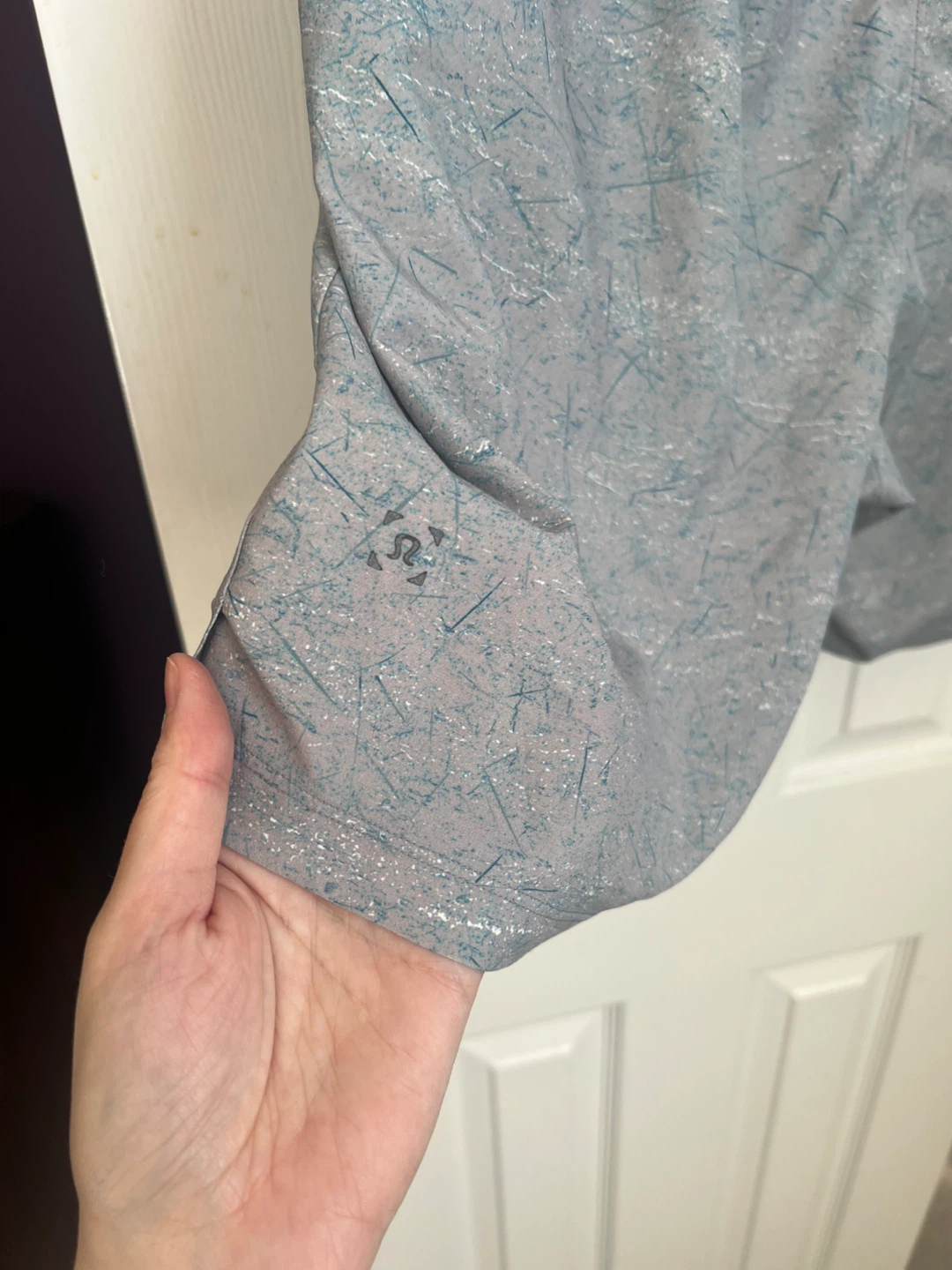 Mens Lululemon Shorts Size L - photo 2