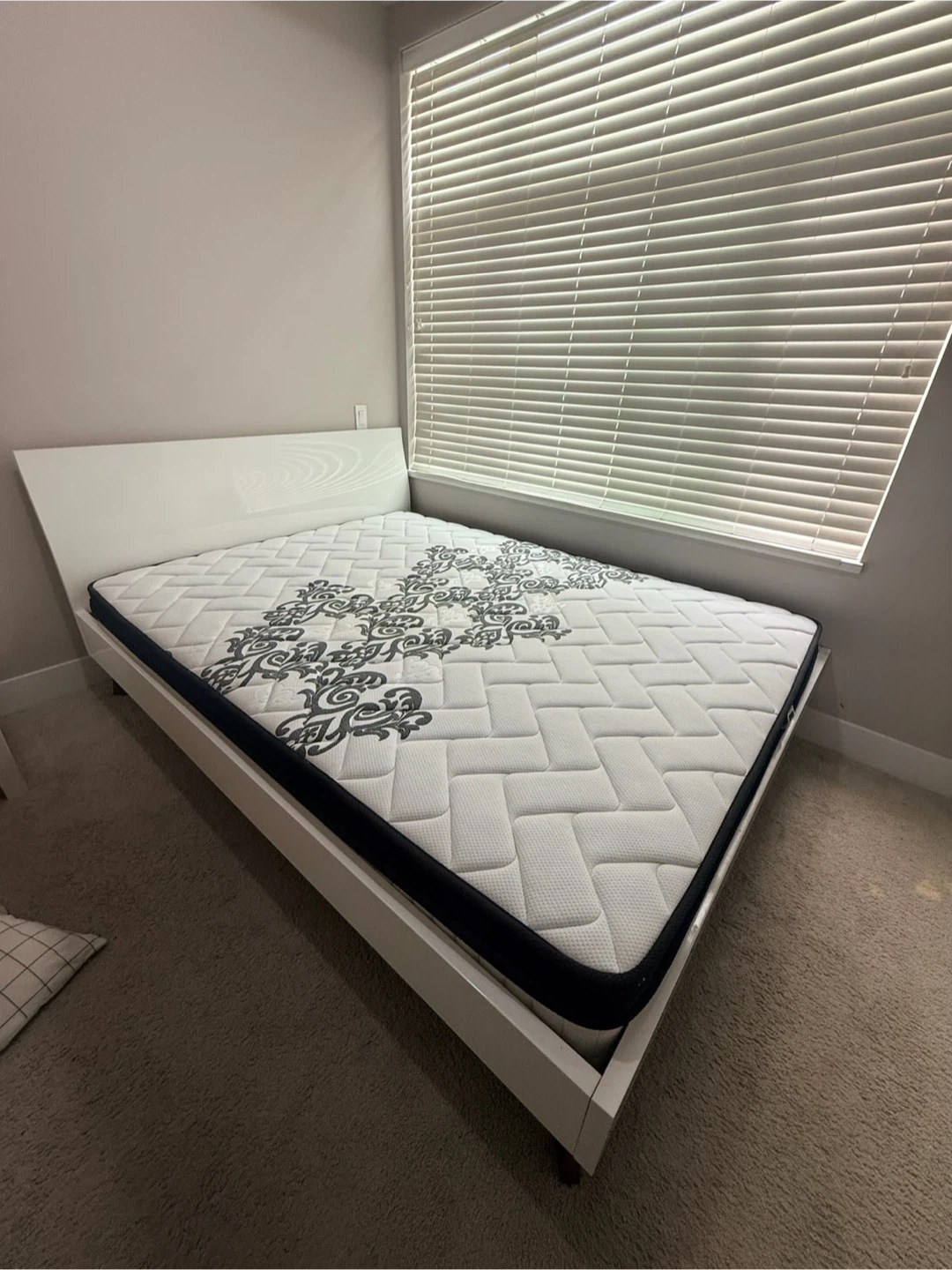 White Modern Platform Bed Frame with Mattress - photo 2