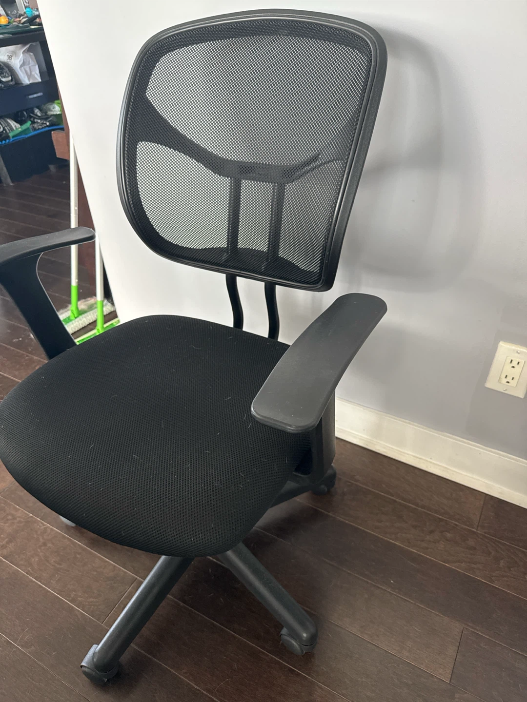 Black Mesh Office Chair - photo 3