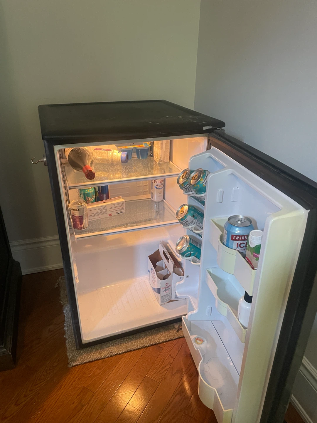 Danby Designer Mini Fridge - photo 2