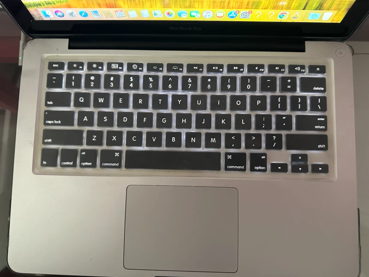 Apple MacBook Pro 13" Laptop