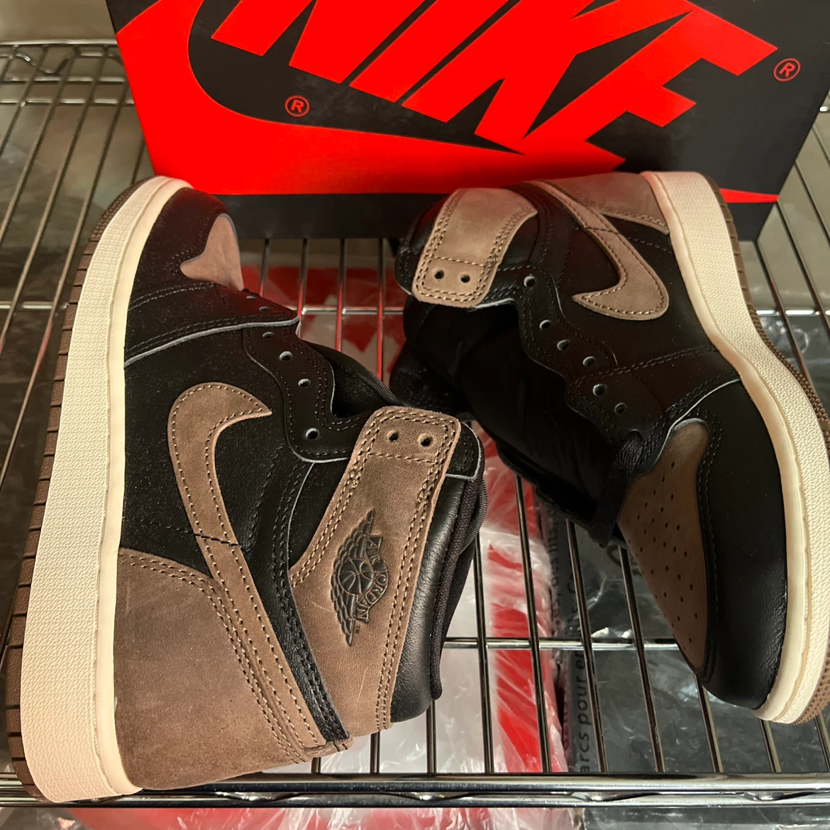 Air Jordan 1 High OG "Mocha" - photo 4