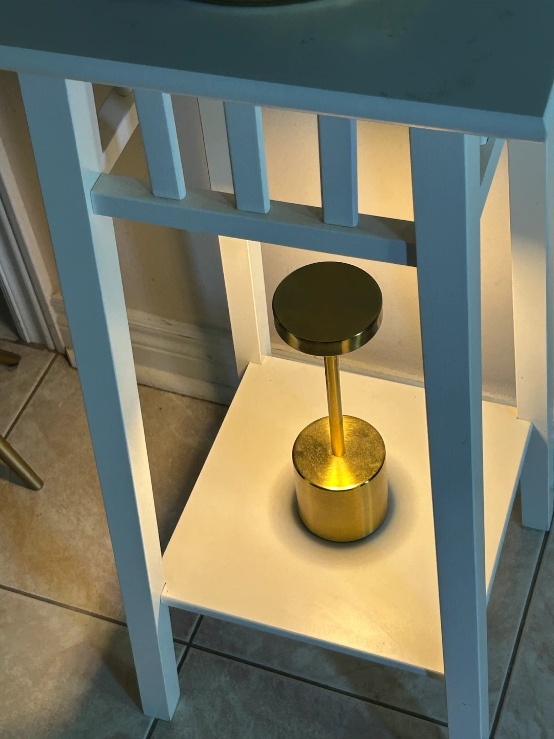 White plant stand with shelf - photo 3