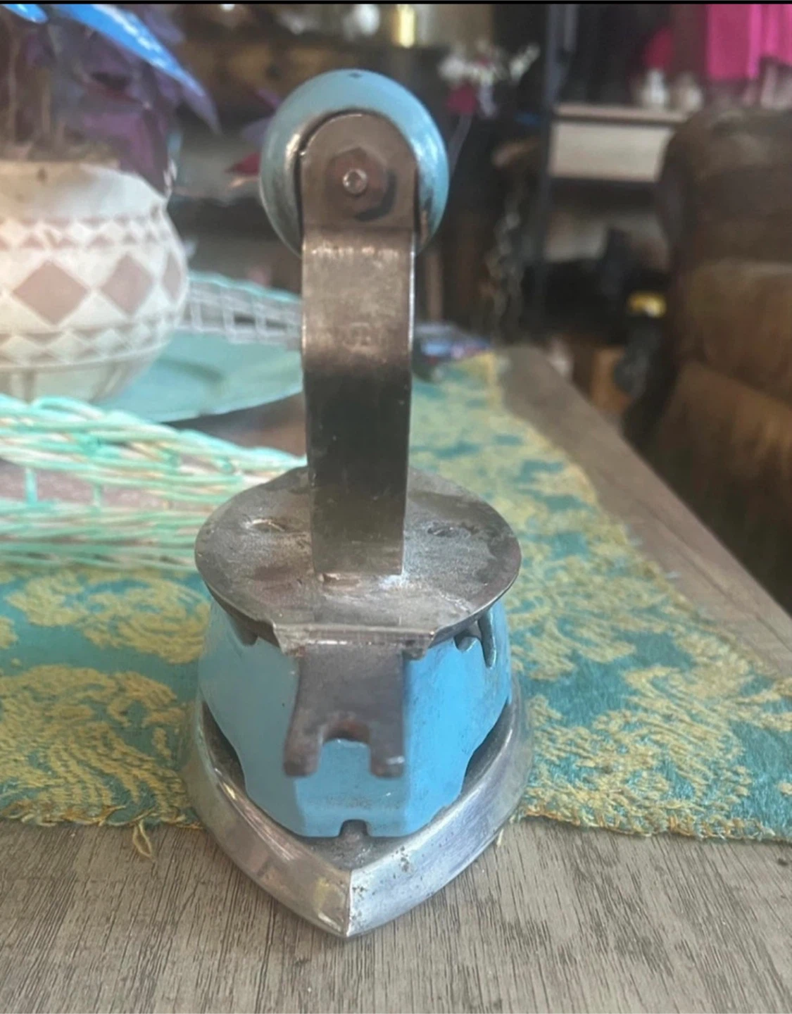 Antique Coleman 4A-Gas Iron - photo 3