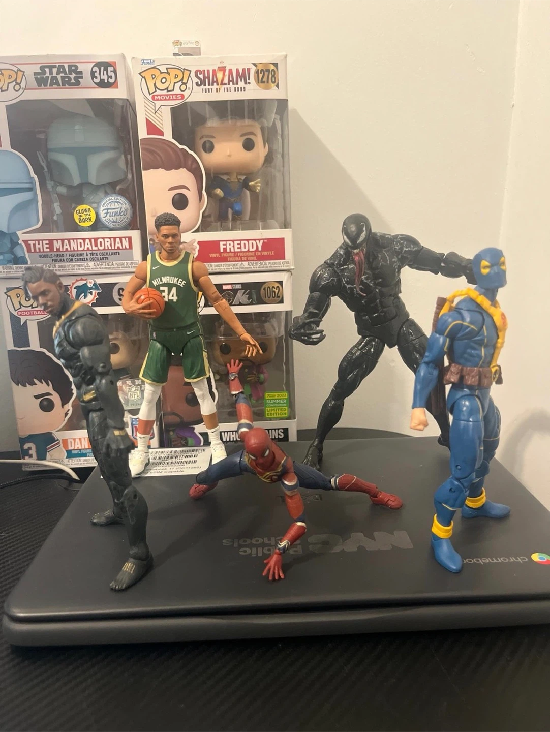 Lot of 5 random figures (NO ACCESSORIES INCLUDED!)