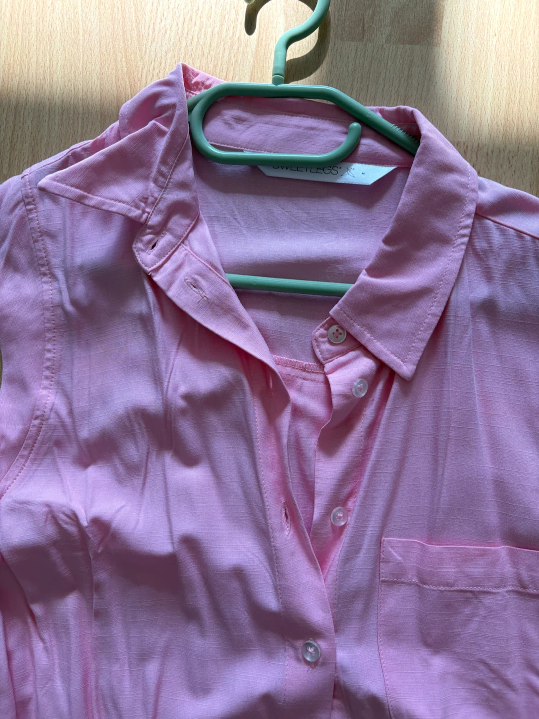 Long Sleeveless Button-Up Shirt - photo 2