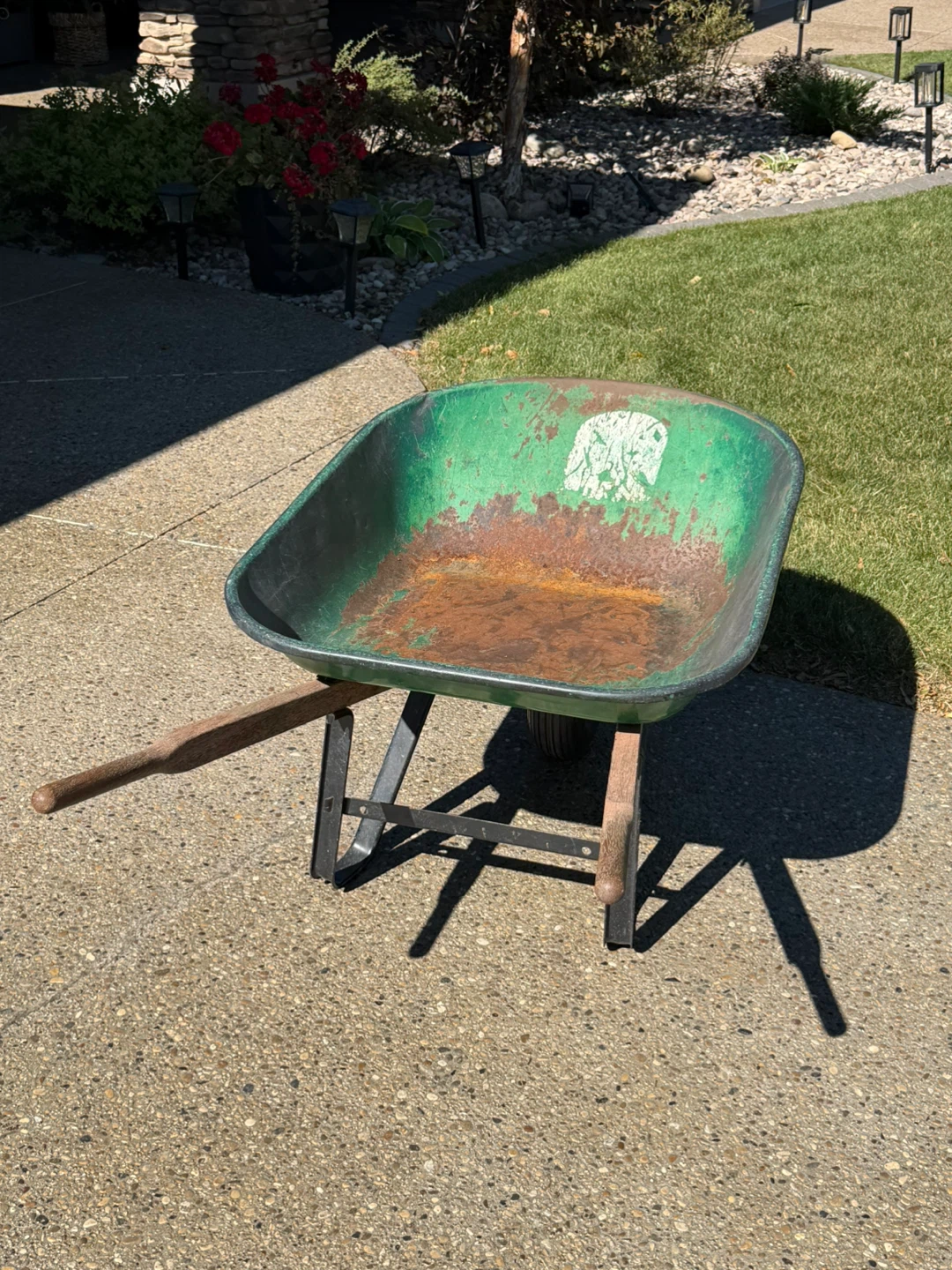 Wheelbarrow - photo 3