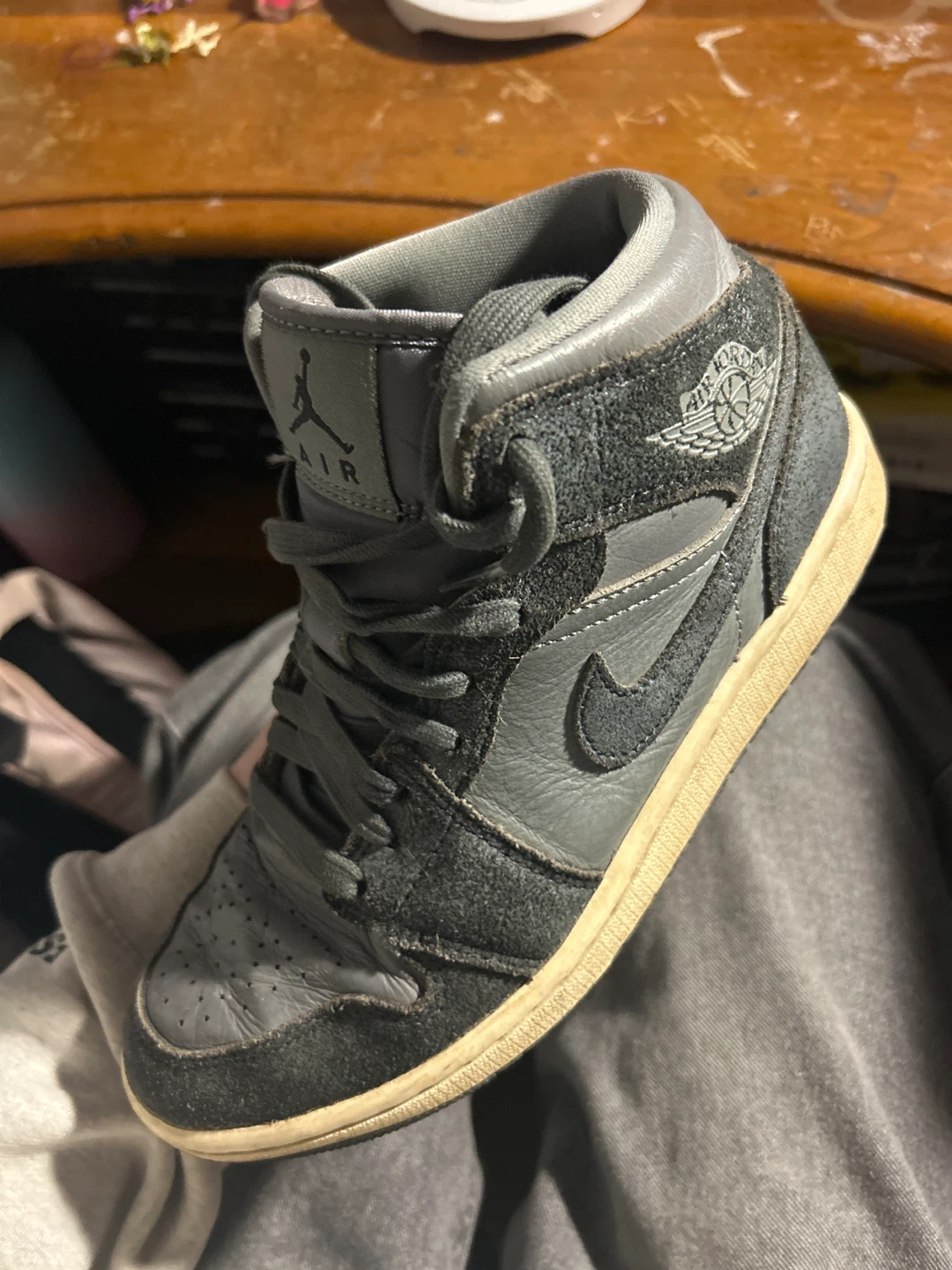 Air Jordan 1 mid Distressed Smoke Grey woman’s - photo 2