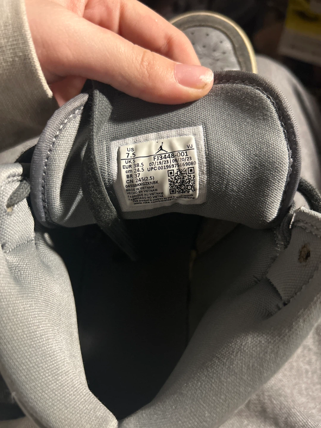 Air Jordan 1 mid Distressed Smoke Grey woman’s - photo 4