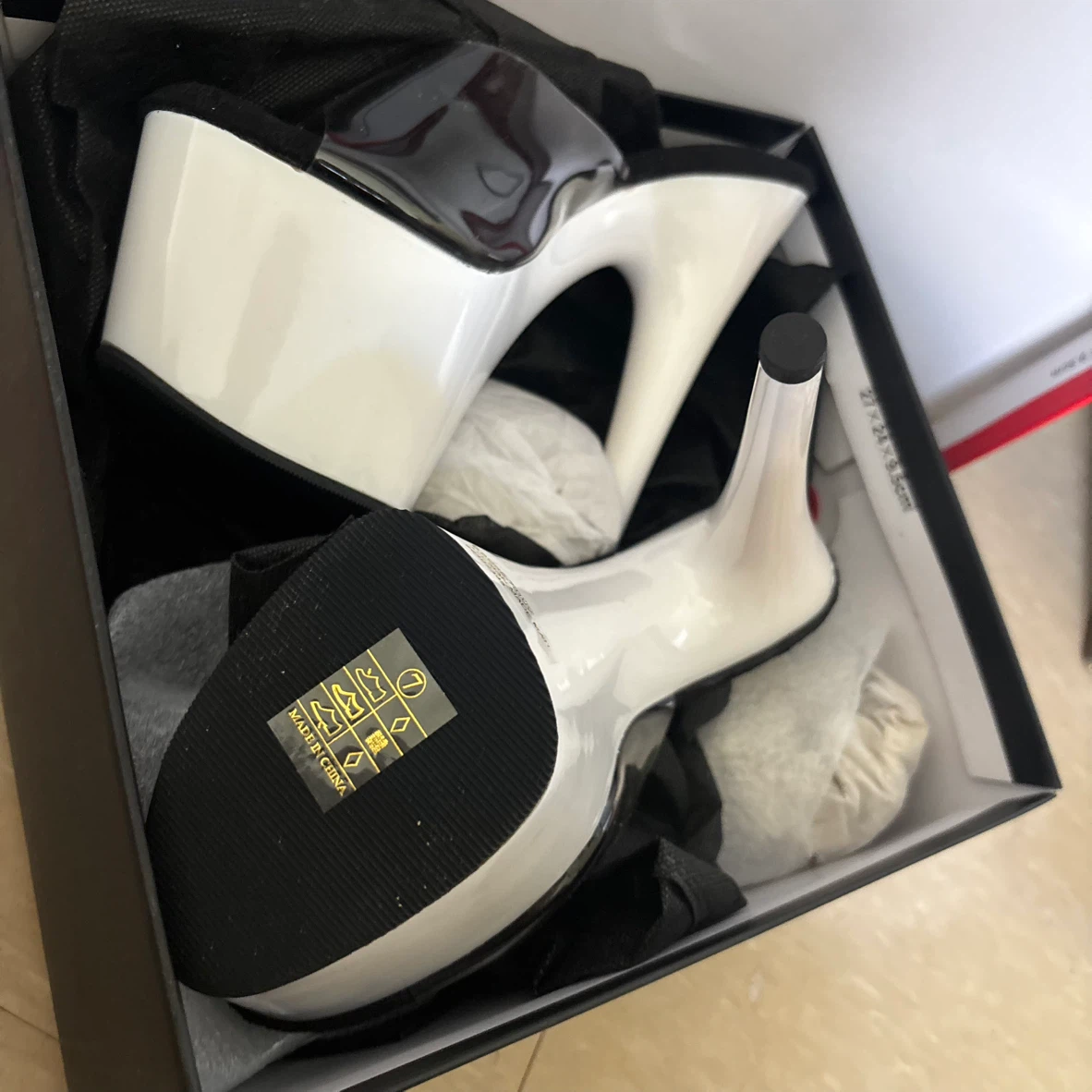Pleaser White Platform Heels size 7 - photo 3