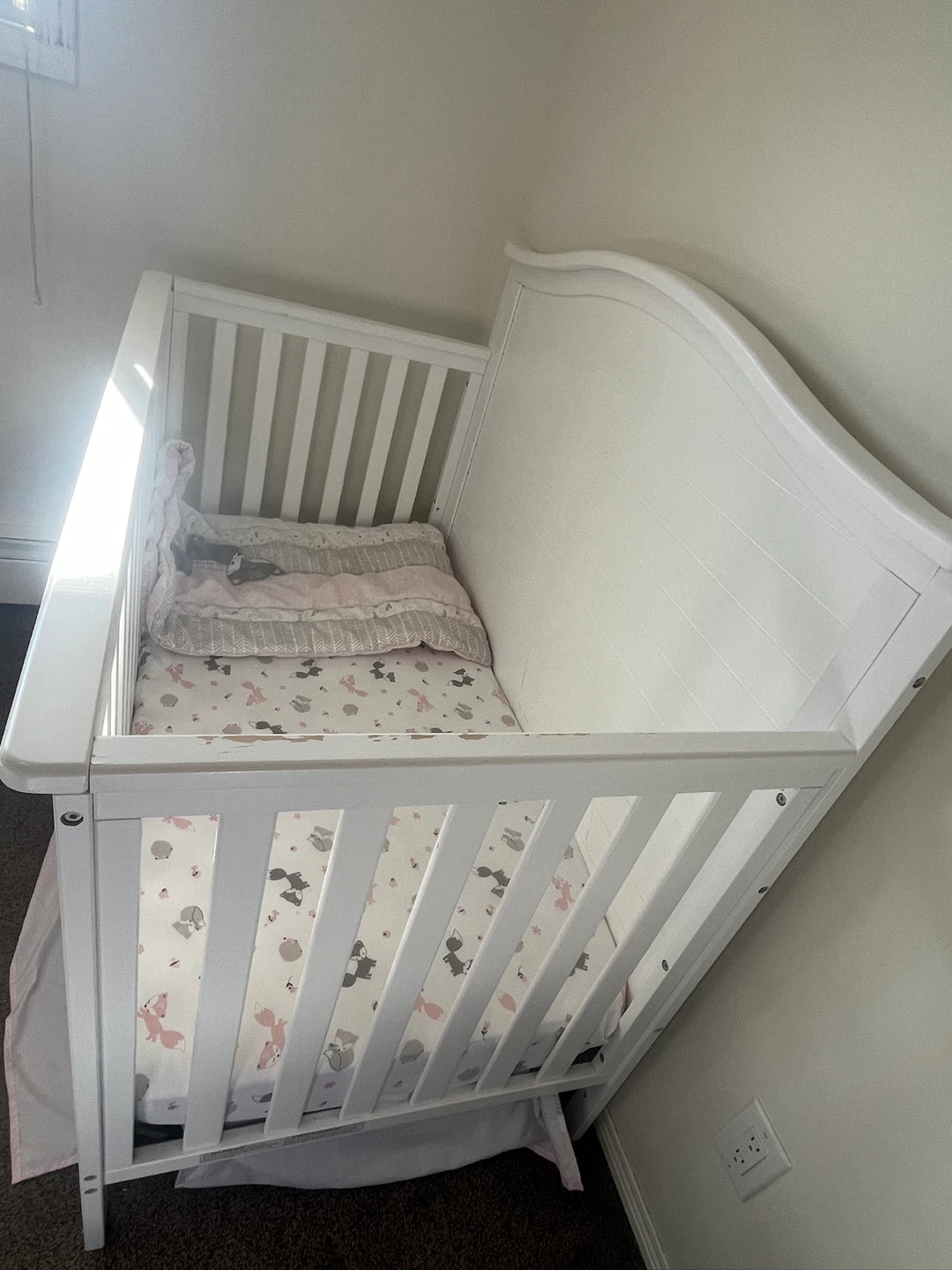 Full-size white wooden classic 4-in-1 convertible crib - photo 2