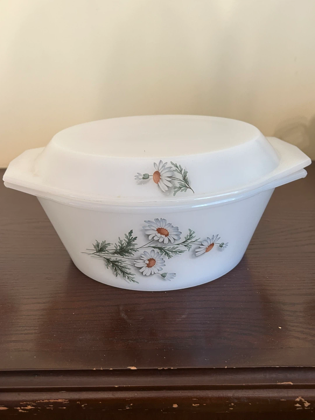 Arcopal France White Casserole Dish with Daisy Floral Design