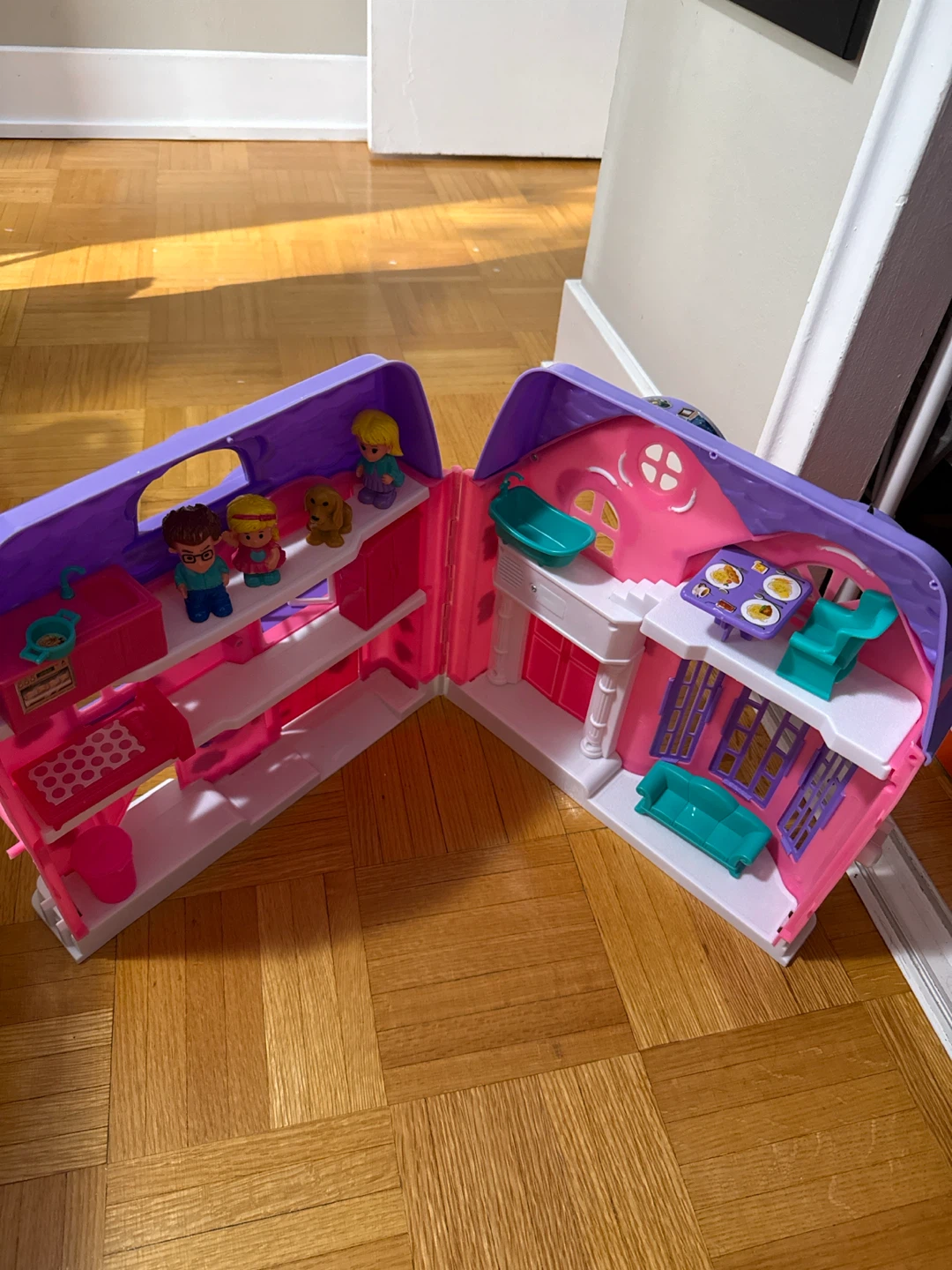 Fisher-Price Little People Pink Dollhouse with Figures - photo 2