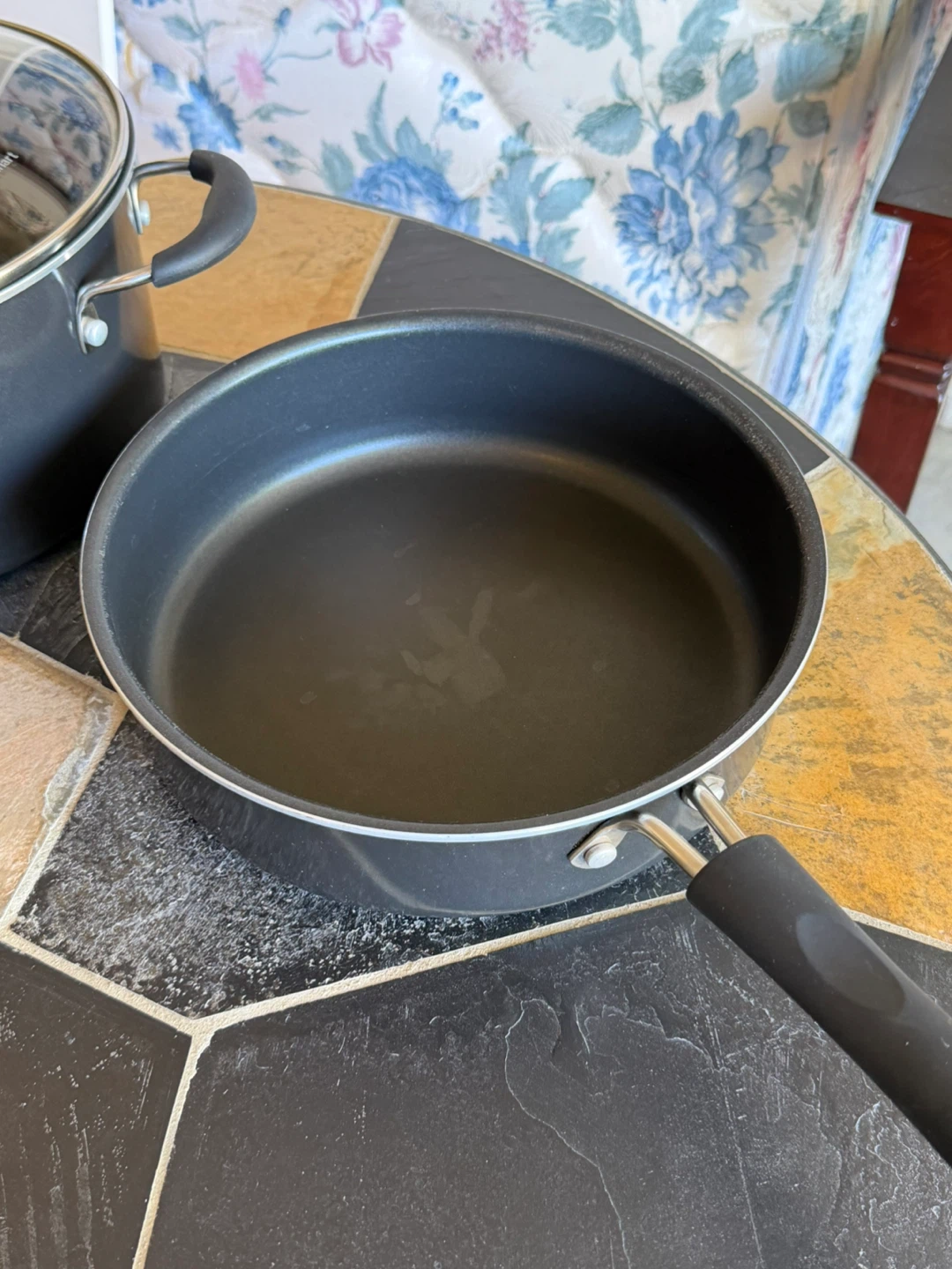 3 Cuisinart Pots with Lids - photo 4