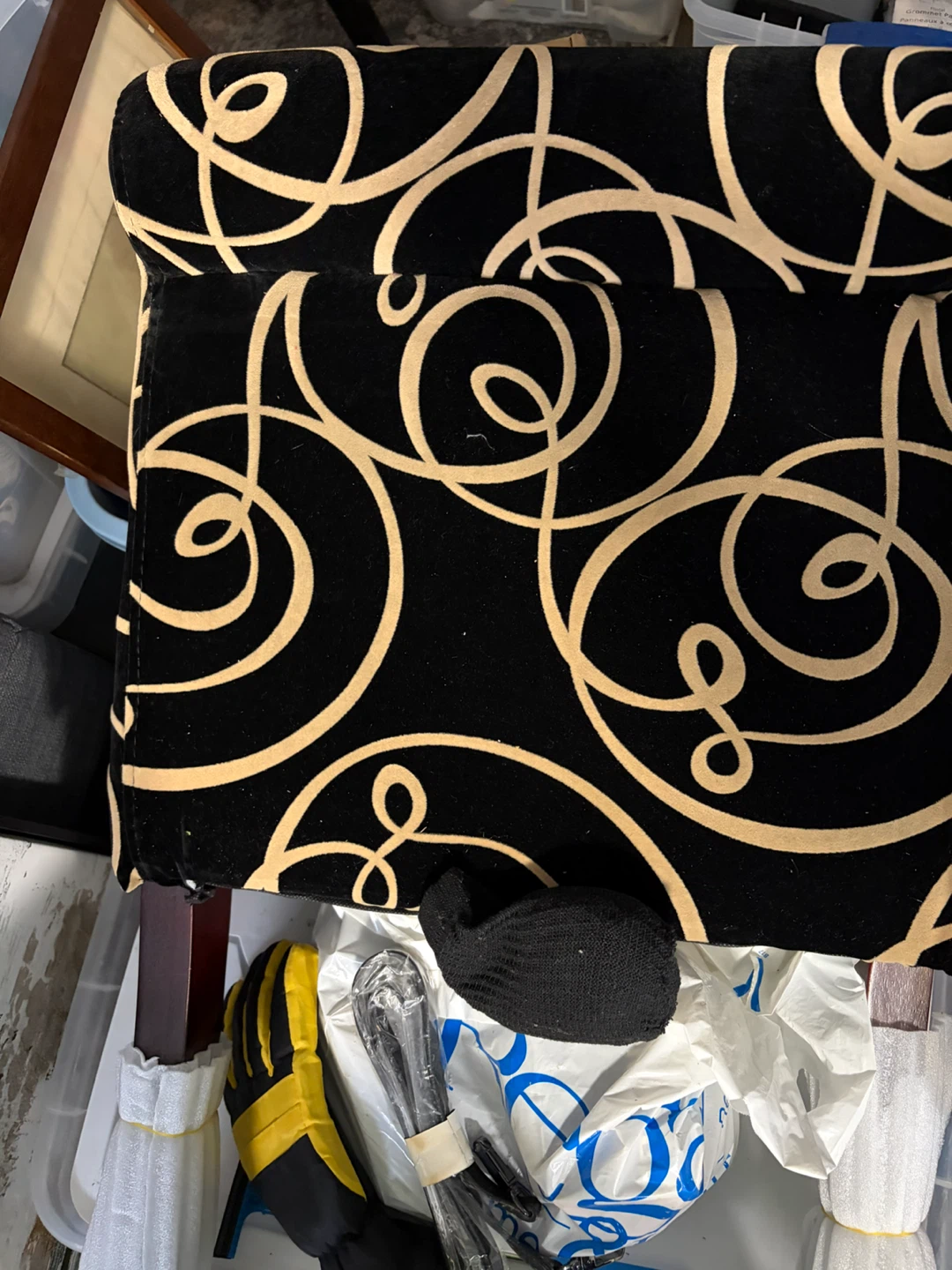 Accent Chair with Swirl Pattern - photo 3