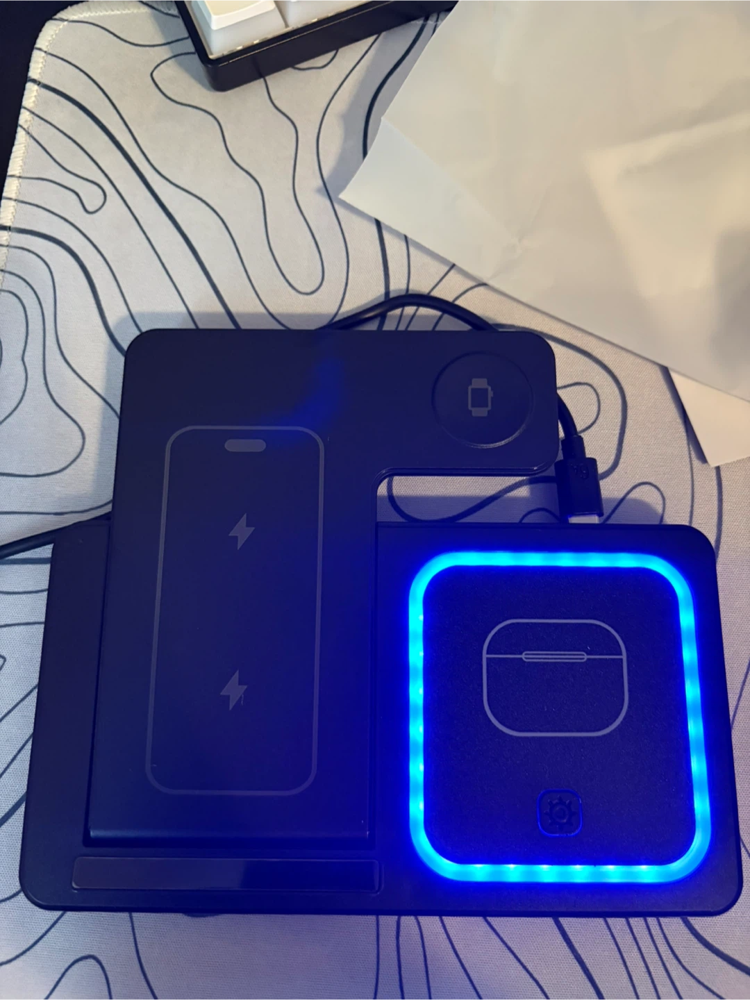 3-in-1 Foldable Wireless Charger - photo 2