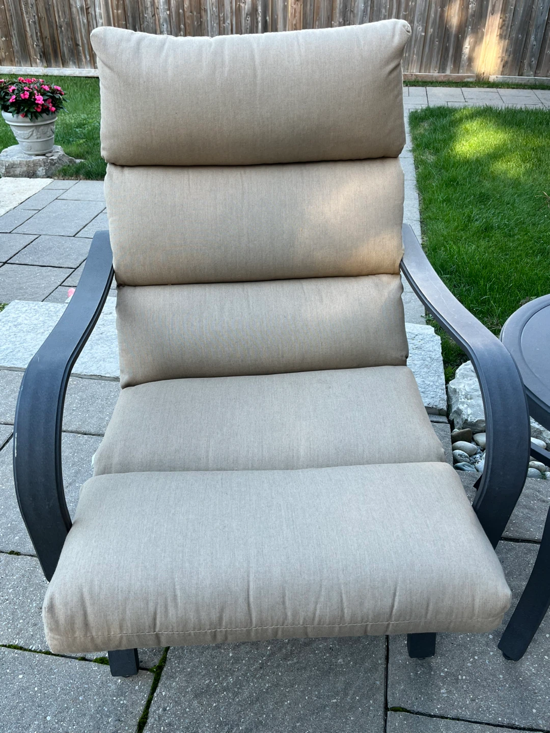 Aluminum Patio Set with 2 chairs and side table - photo 5