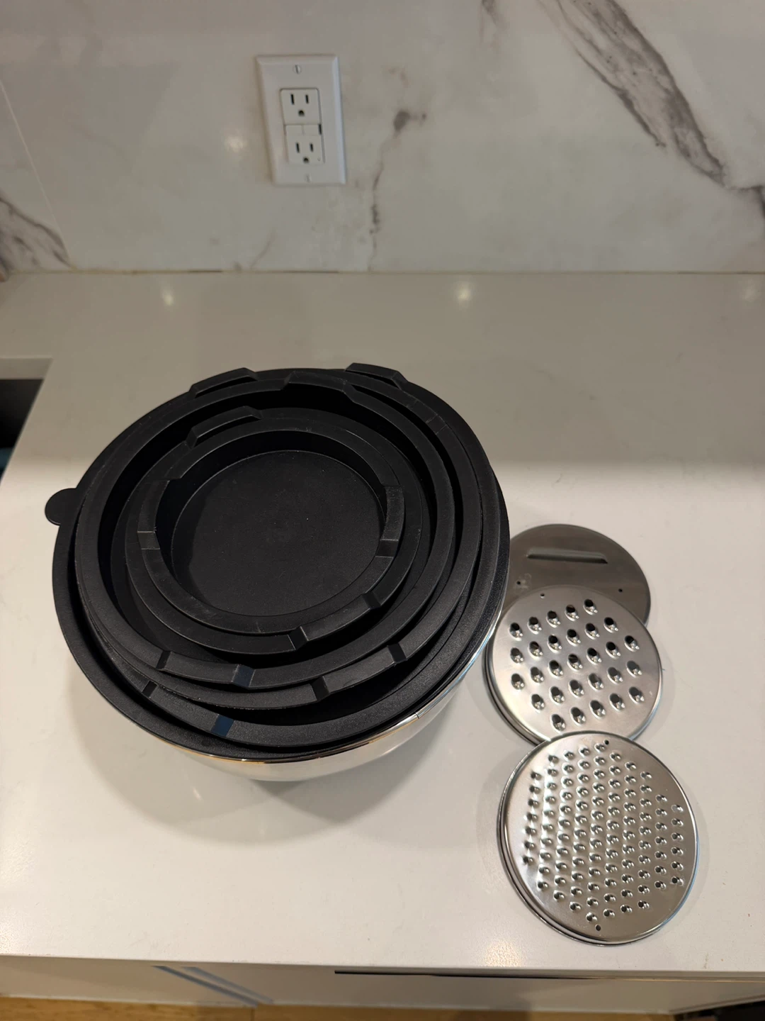 Stainless Steel Mixing Bowls Set with Lids & Graters - photo 2