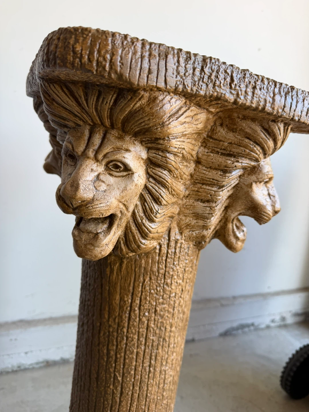 Pedestal Stand - photo 3