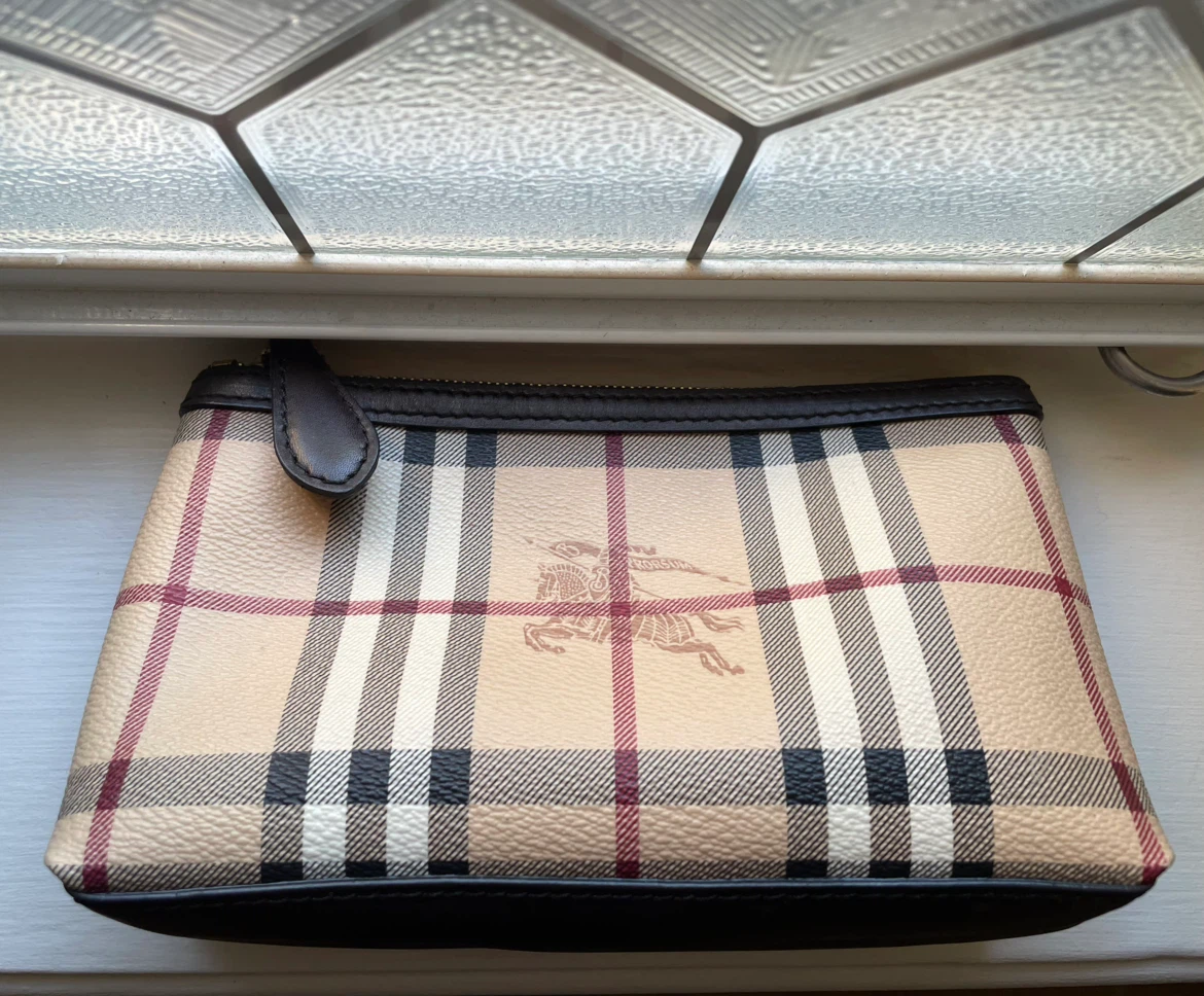 Burberry Vintage Early 2000’s Nova Check Cosmetic Toiletry Bag - photo 2