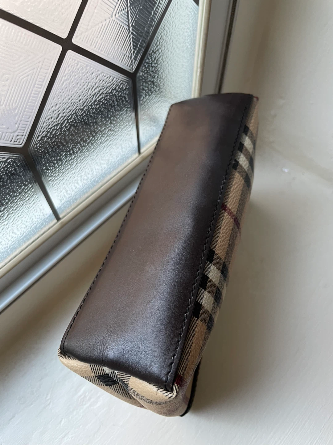 Burberry Vintage Early 2000’s Nova Check Cosmetic Toiletry Bag - photo 3