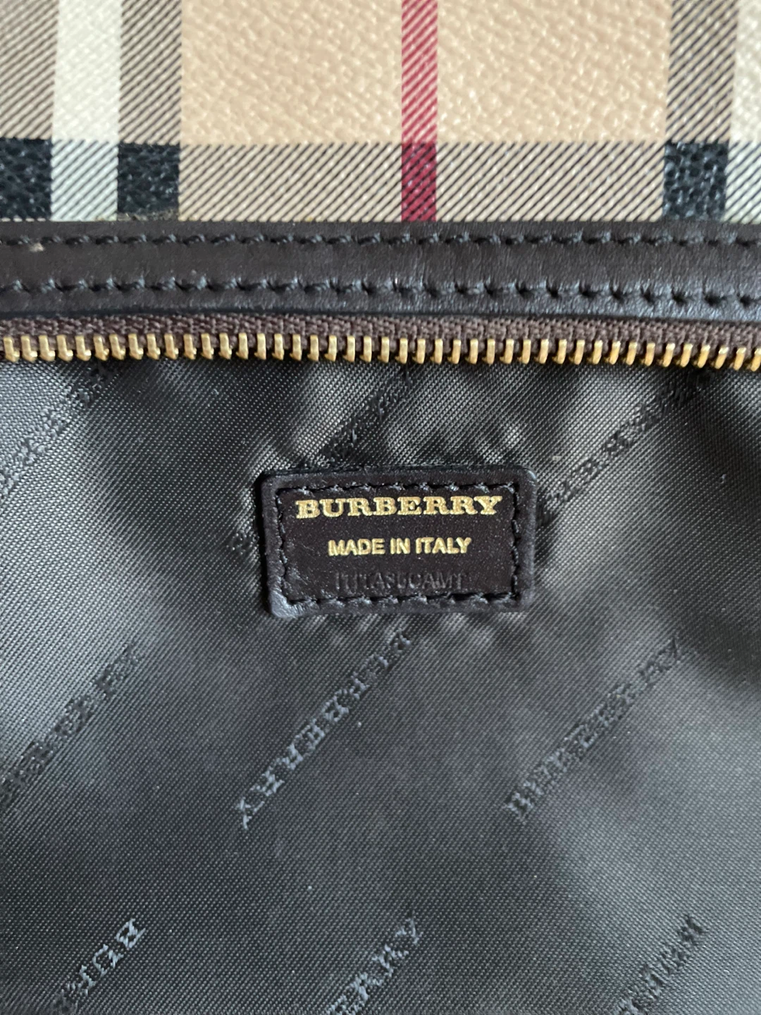 Burberry Vintage Early 2000’s Nova Check Cosmetic Toiletry Bag - photo 5