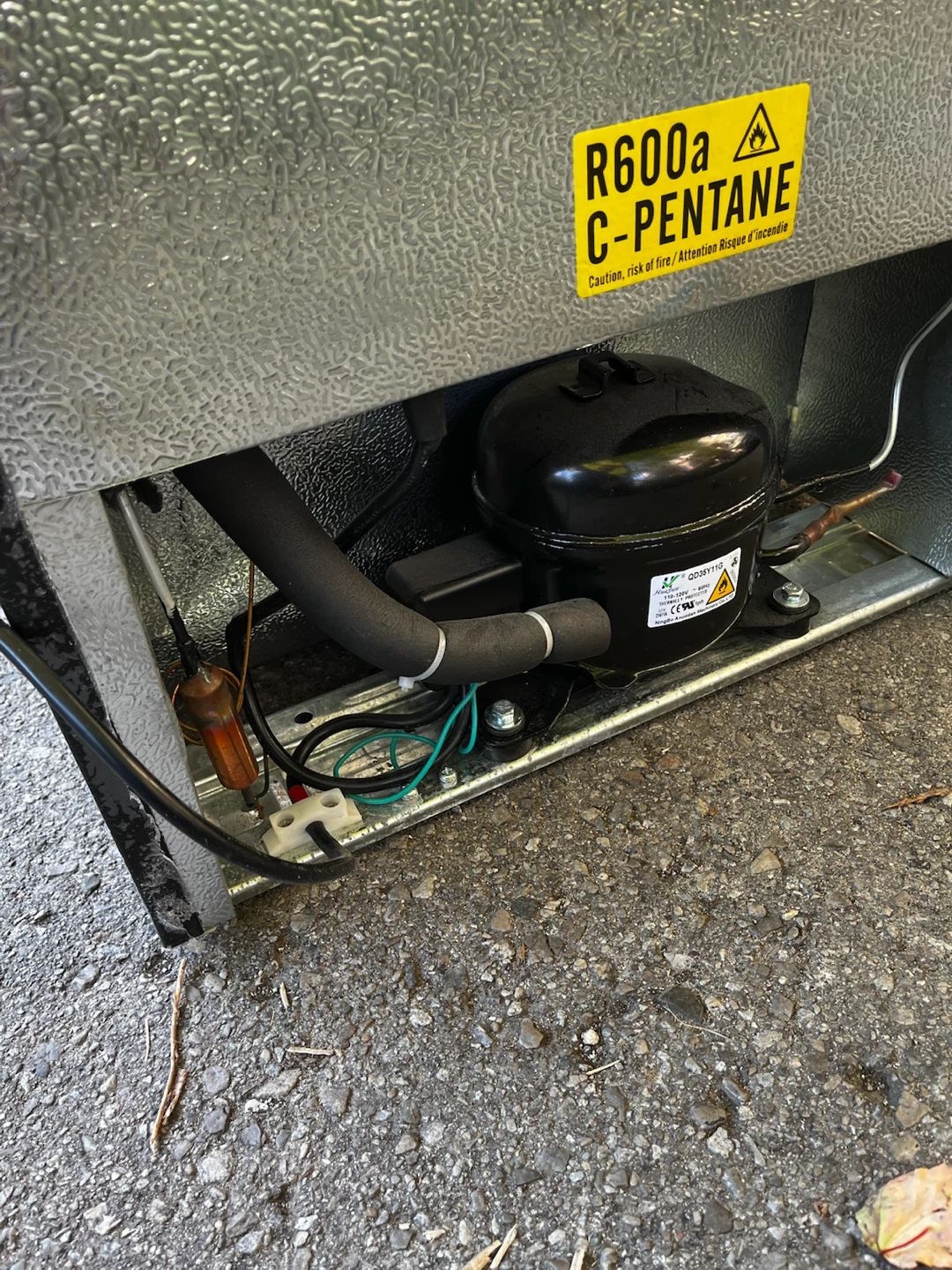 HomCom BC-90 Mini Fridge - photo 4