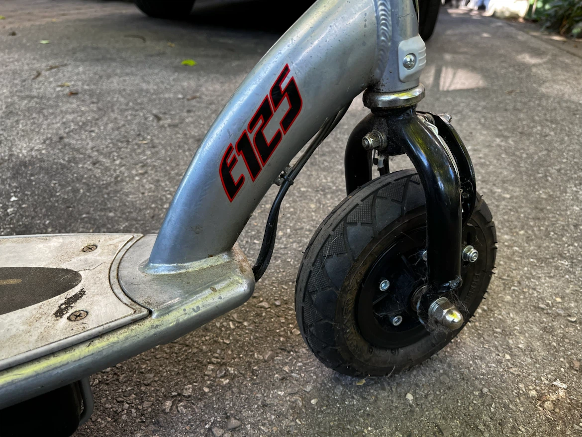 Razor E125 Electric Scooter with Charger