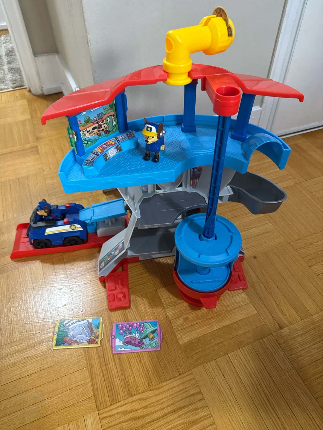 Paw Patrol Lookout Tower with Vehicle and Figure