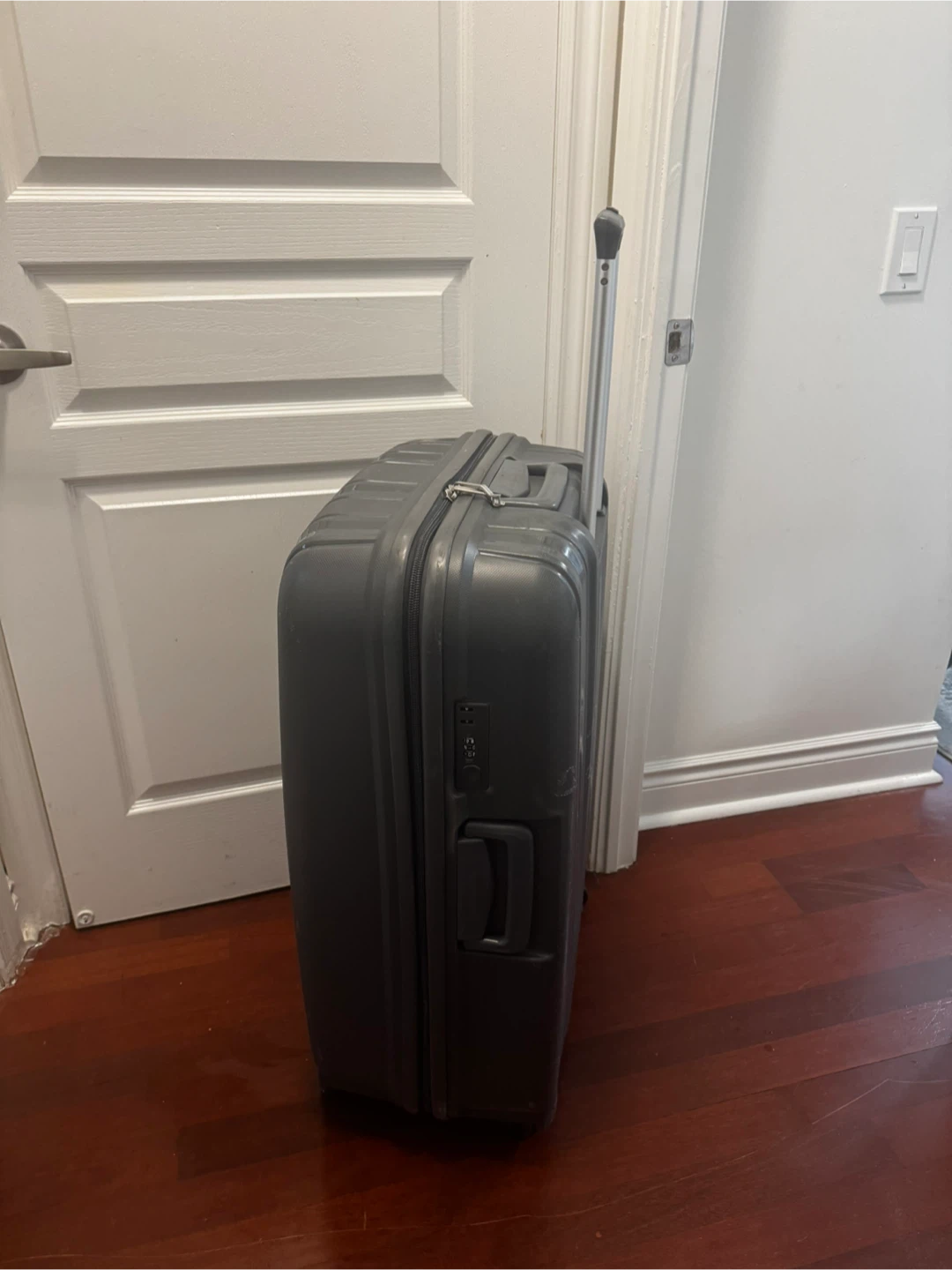 Large Grey Hardside Spinner Luggage ( High Flyer)) - photo 3