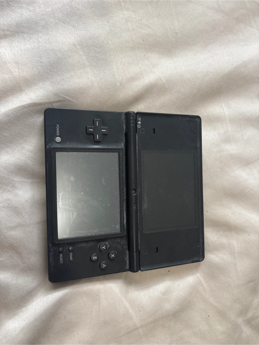 Nintendo DSi XL Pokemon Black Edition