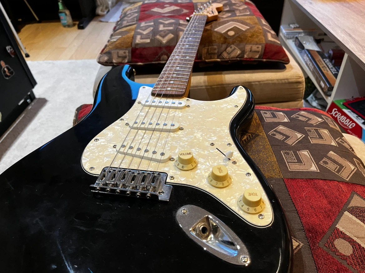 Squier Strat Electric Guitar - photo 4