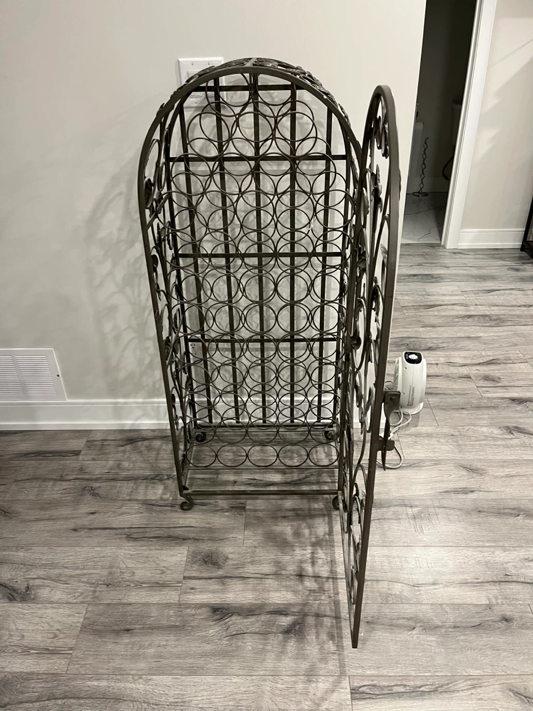 Wine holder - photo 2