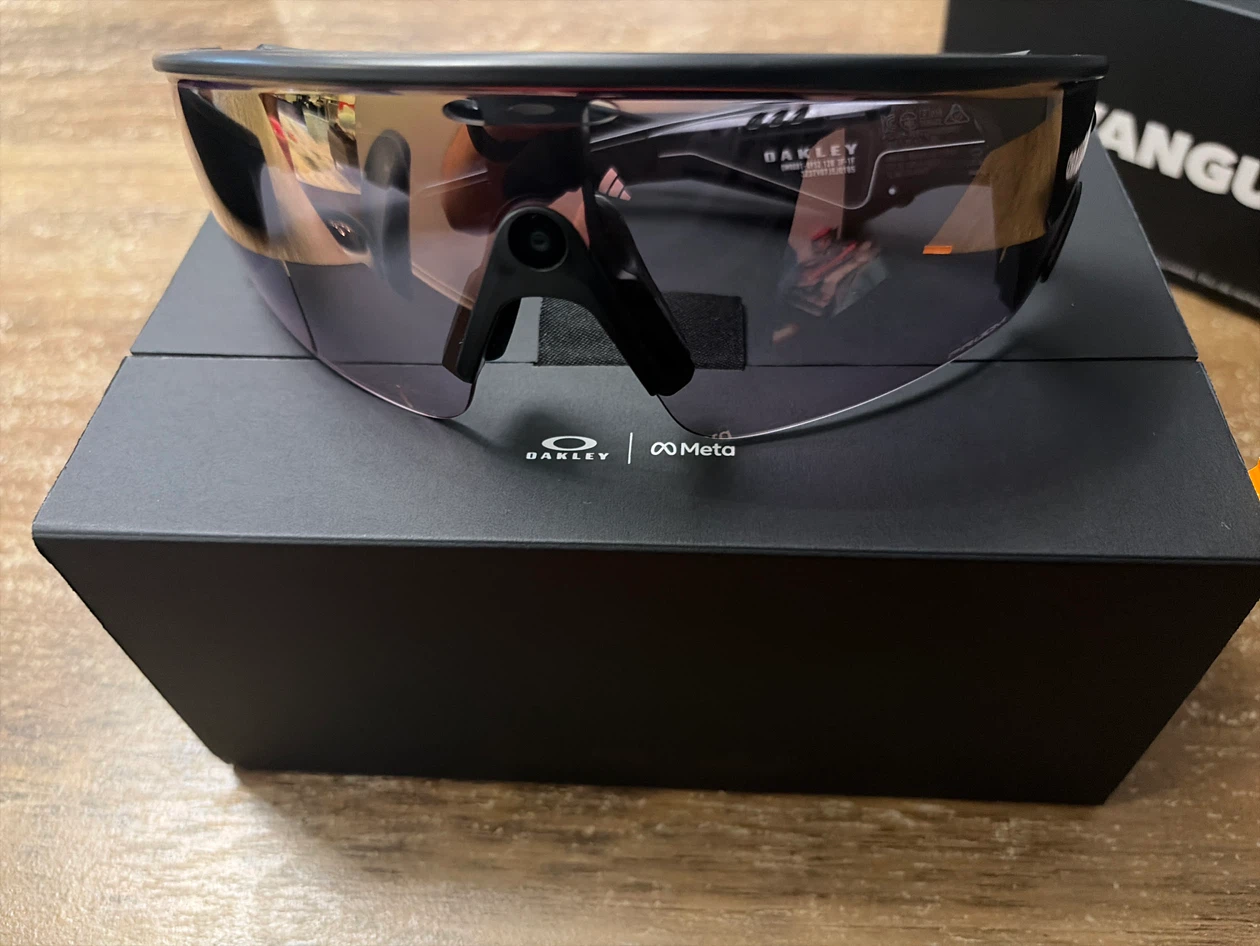 Oakley Meta Vanguard AI Glasses