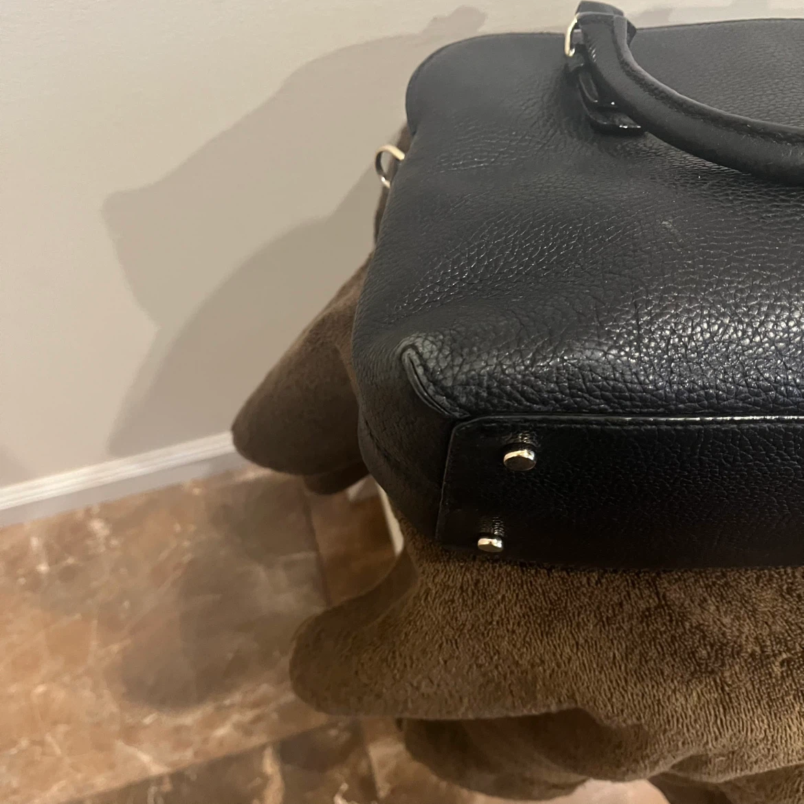 Kate spade black leather crossbody. I’m open to offers. - photo 5