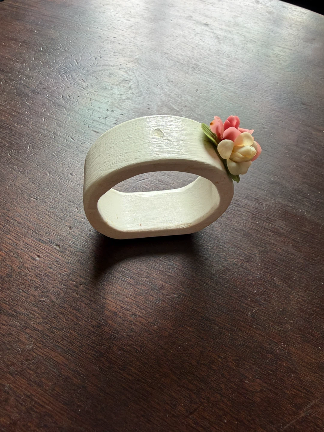 White Napkin Ring Holders with Flowers - photo 2