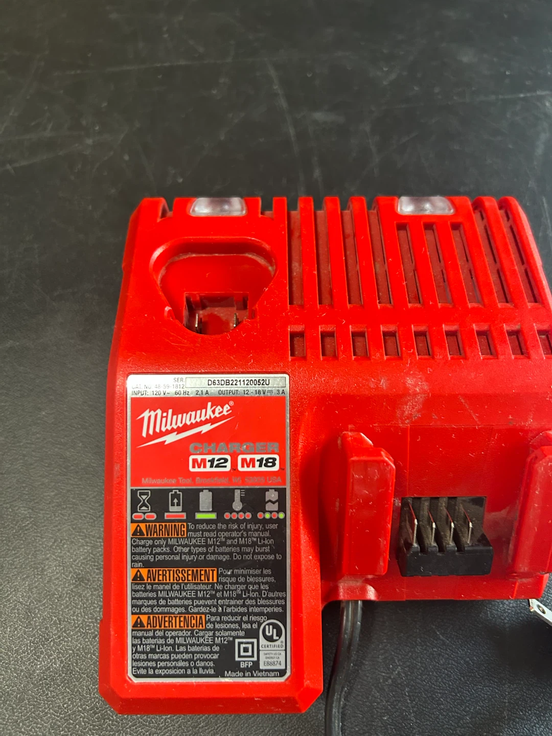 Milwaukee M12 and M18 Battery Charger