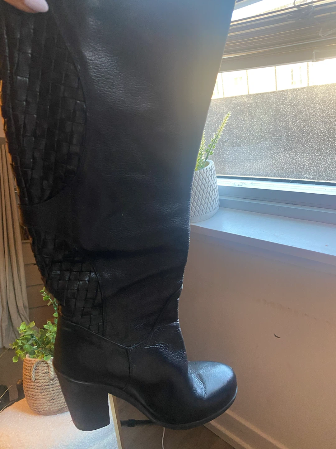 Black Leather Knee-High Boots Size 36 - photo 2