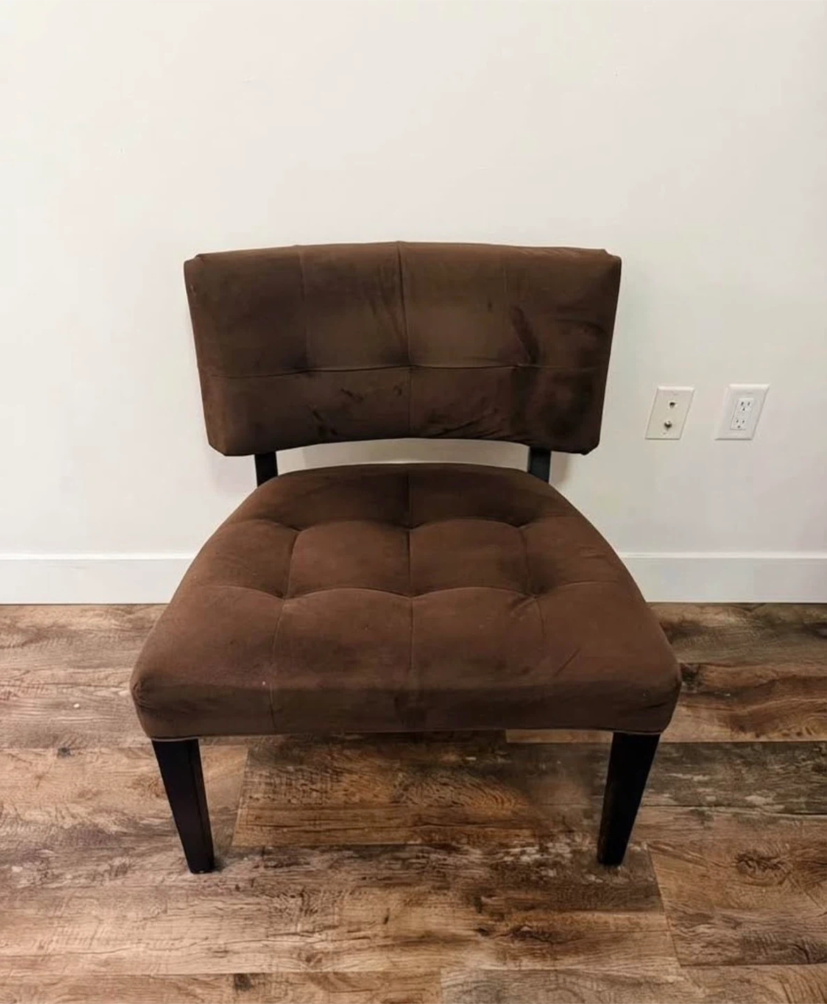 Brown Tufted Accent Chair - photo 2