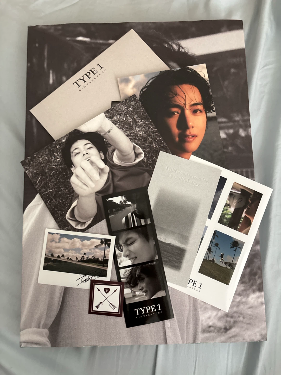 BTS V Kim Taehyung Type 1 Photobook - photo 2