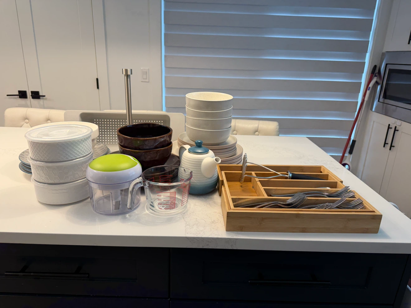 Kitchenware Set - Bowls, Teapot, Utensil Holder & More