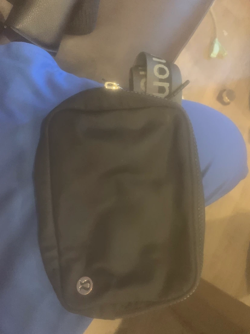 Lululemon Everywhere Belt Bag