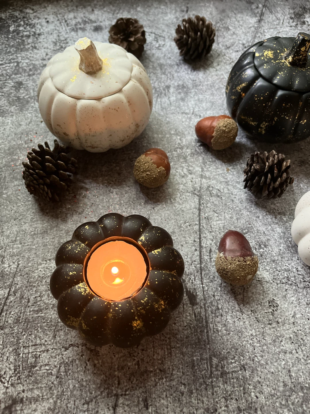 Pumpkin Tealight Holder & Decorative Pumpkins
