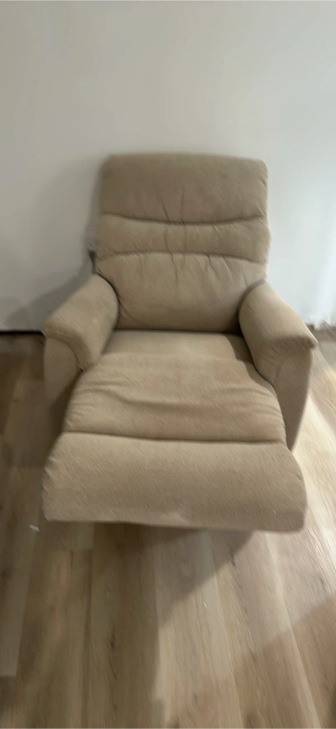 Tan Recliner Chair - photo 3