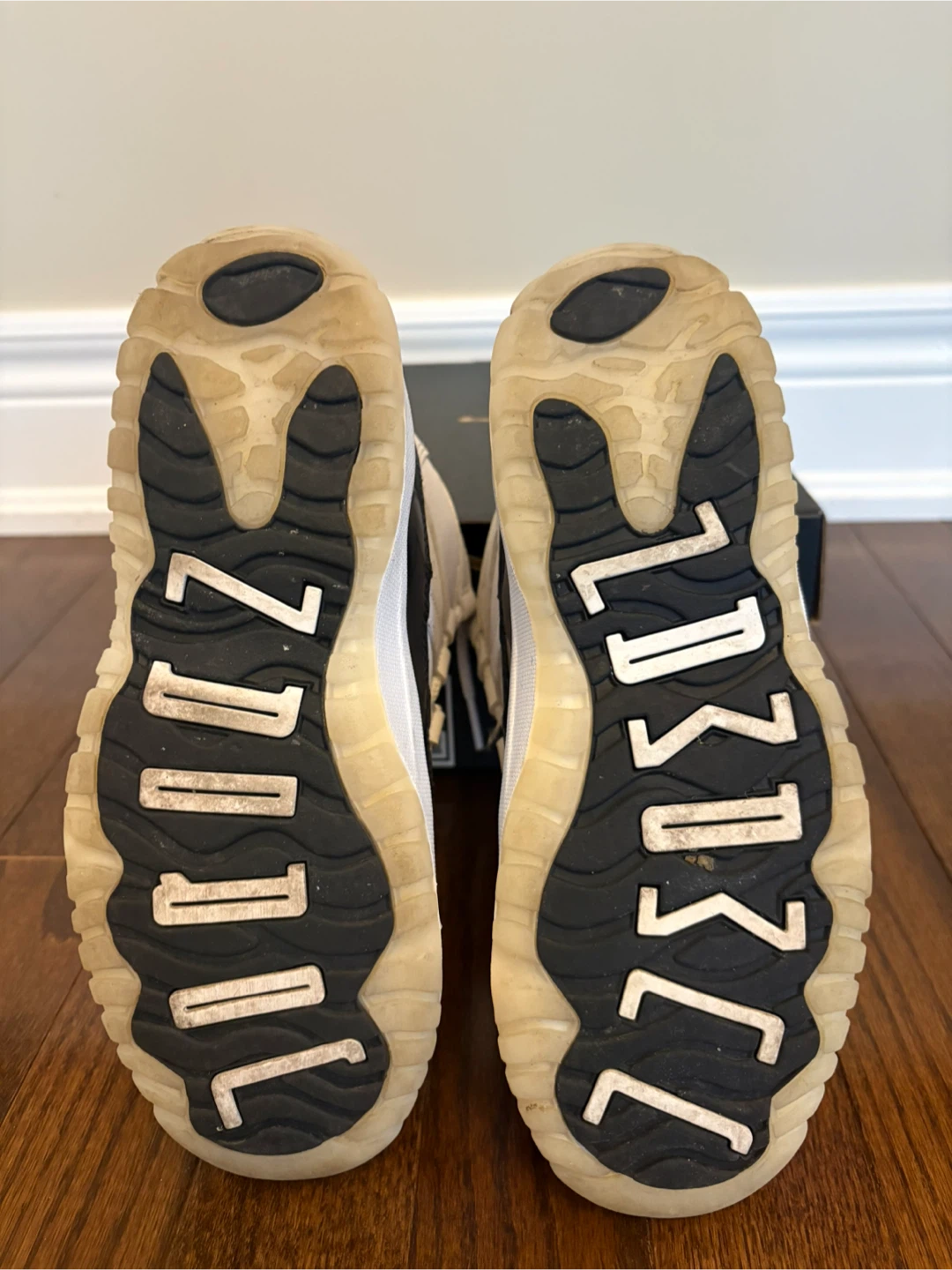Air Jordan 11 Retro - Size 2 (Youth) - photo 3