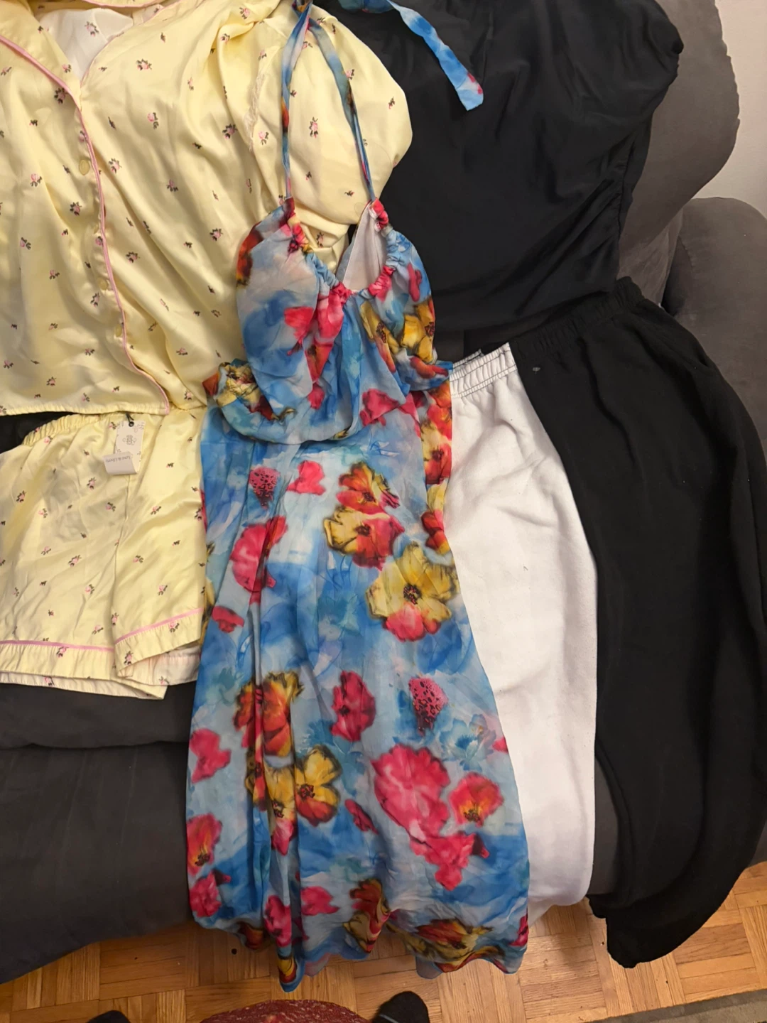Assorted Women's Clothing Bundle XL - photo 3